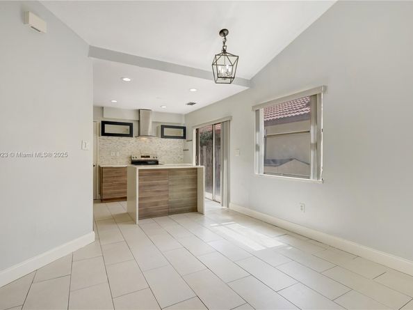 640 SW 113th Ter, Pembroke Pines FL 33025