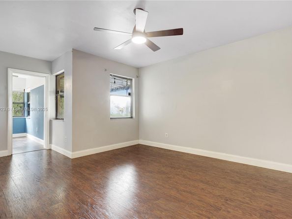 640 SW 113th Ter, Pembroke Pines FL 33025