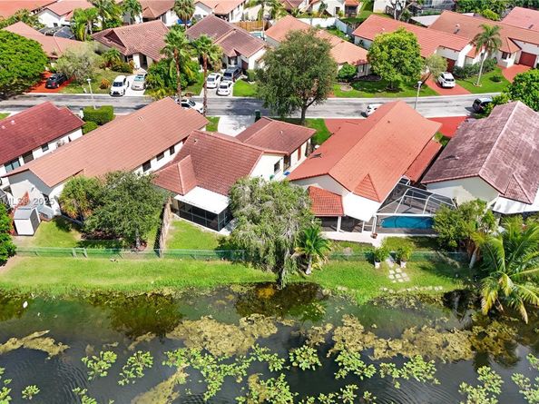 640 SW 113th Ter, Pembroke Pines FL 33025
