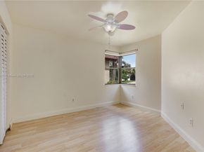 640 SW 113th Ter, Pembroke Pines FL 33025