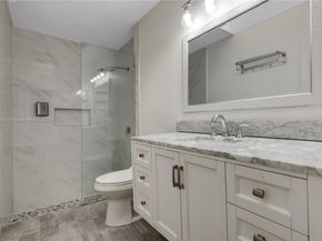 640 SW 113th Ter, Pembroke Pines FL 33025
