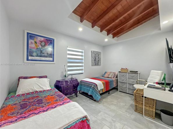 7580 SW 29th St, Miami FL 33155