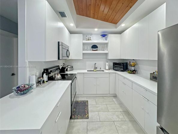 7580 SW 29th St, Miami FL 33155