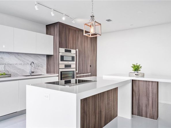 851 NE 1st Ave 2904, Miami FL 33132