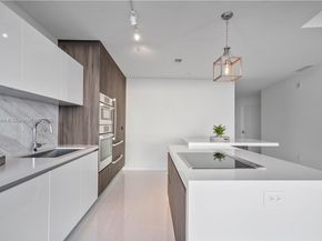 851 NE 1st Ave 2904, Miami FL 33132
