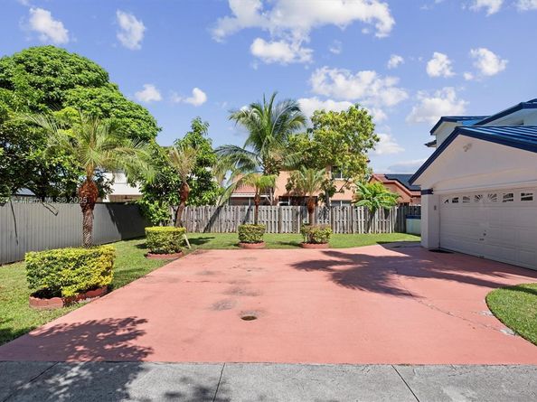 9133 SW 142nd Pl, Miami FL 33186