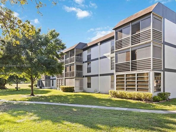 8350 Sands Point Blvd E201, Tamarac FL 33321