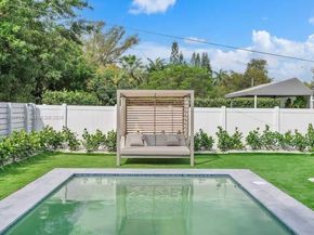 400 NW 40th St, Miami FL 33127