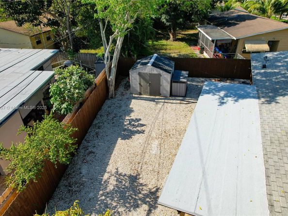 2950 NE 11th Ave, Pompano Beach FL 33064