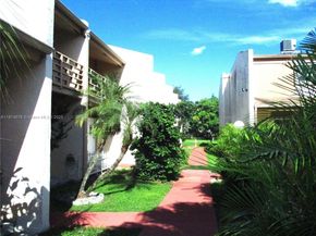 2831 Pierce St 205, Hollywood FL 33020
