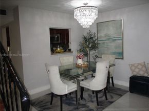 2831 Pierce St 205, Hollywood FL 33020