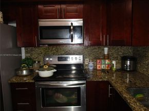 2831 Pierce St 205, Hollywood FL 33020