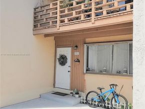 2831 Pierce St 205, Hollywood FL 33020