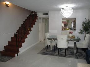 2831 Pierce St 205, Hollywood FL 33020