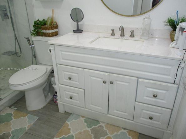 2831 Pierce St 205, Hollywood FL 33020