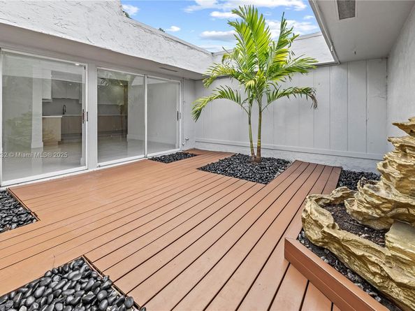 5000 Bayberry Ln, Tamarac FL 33319