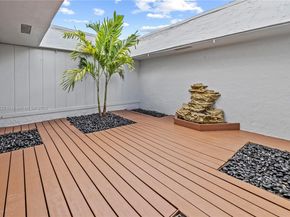 5000 Bayberry Ln, Tamarac FL 33319