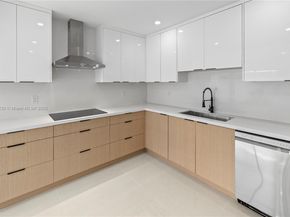 5000 Bayberry Ln, Tamarac FL 33319
