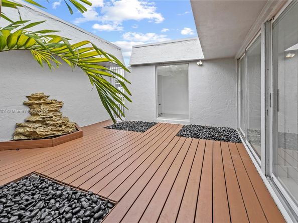 5000 Bayberry Ln, Tamarac FL 33319
