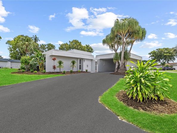 5000 Bayberry Ln, Tamarac FL 33319