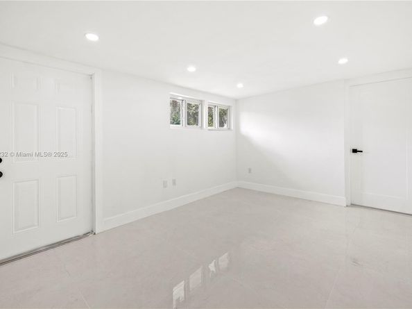 5000 Bayberry Ln, Tamarac FL 33319