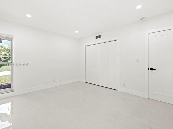 5000 Bayberry Ln, Tamarac FL 33319