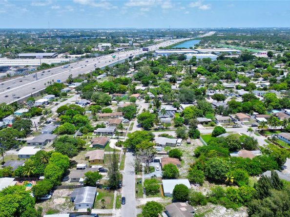 1516 NW 19th Ave, Fort Lauderdale FL 33311