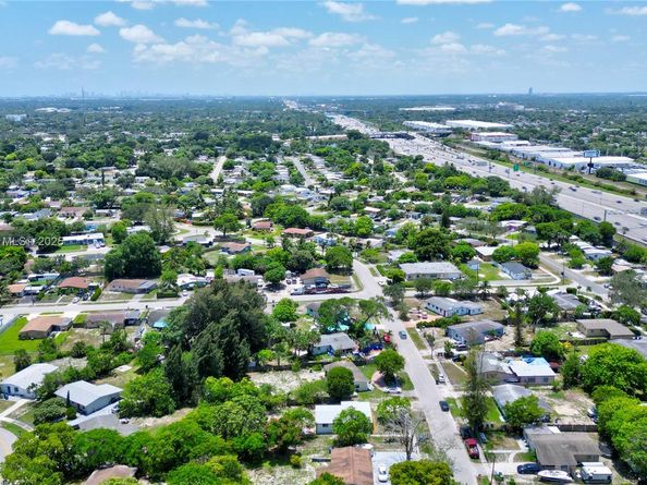 1516 NW 19th Ave, Fort Lauderdale FL 33311