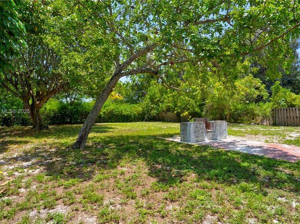 1516 NW 19th Ave, Fort Lauderdale FL 33311