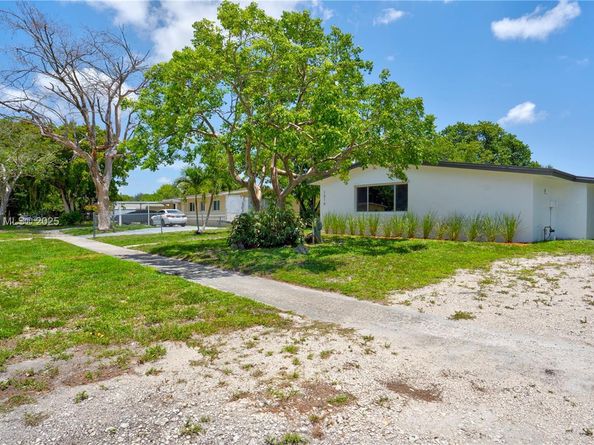 1516 NW 19th Ave, Fort Lauderdale FL 33311