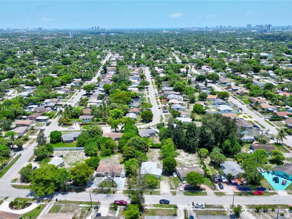 1516 NW 19th Ave, Fort Lauderdale FL 33311