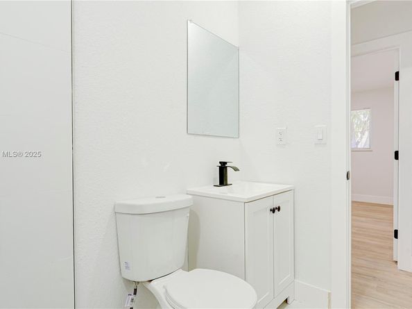 1516 NW 19th Ave, Fort Lauderdale FL 33311