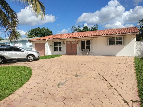 7637 Tropicana St, Miramar FL 33023