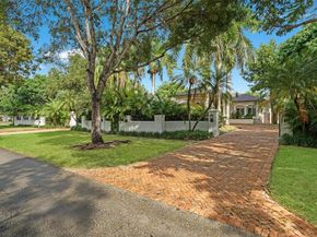 6890 SW 94th St, Pinecrest FL 33156