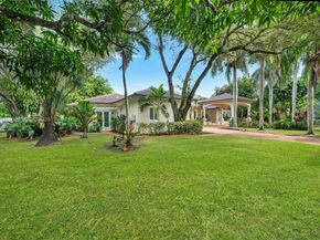 6890 SW 94th St, Pinecrest FL 33156