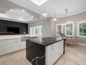 6890 SW 94th St, Pinecrest FL 33156