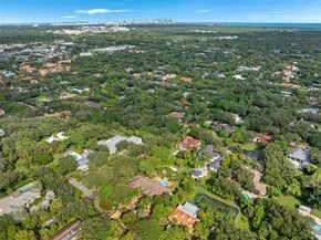 6890 SW 94th St, Pinecrest FL 33156