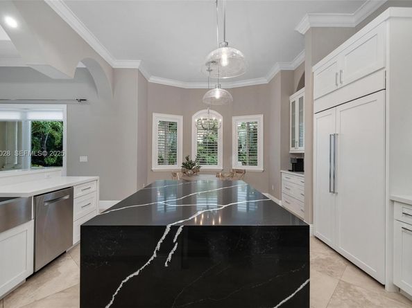 6890 SW 94th St, Pinecrest FL 33156