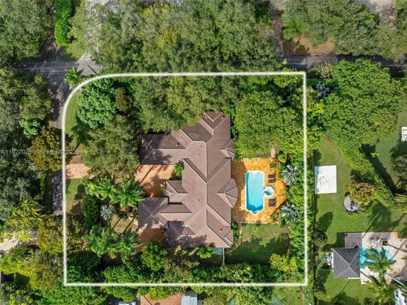6890 SW 94th St, Pinecrest FL 33156