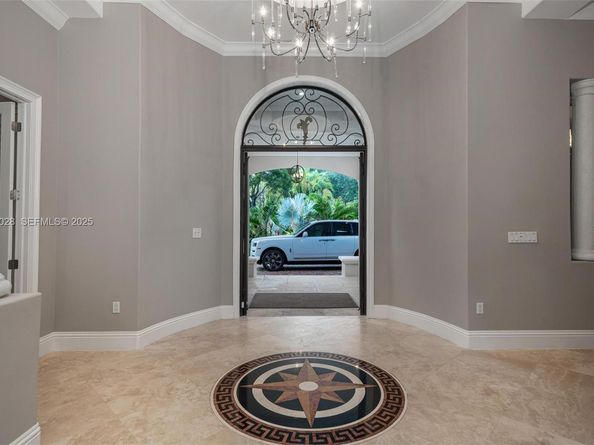 6890 SW 94th St, Pinecrest FL 33156