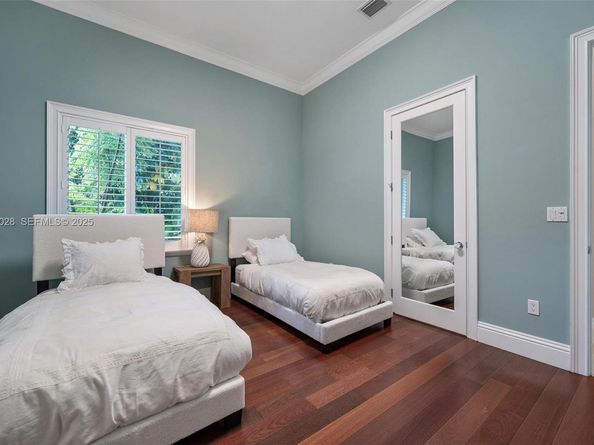 6890 SW 94th St, Pinecrest FL 33156