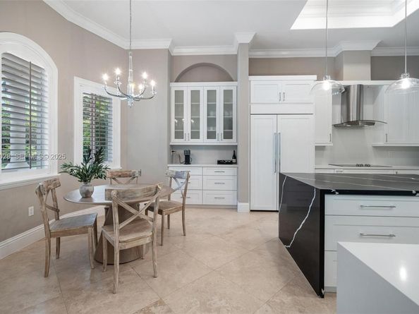 6890 SW 94th St, Pinecrest FL 33156