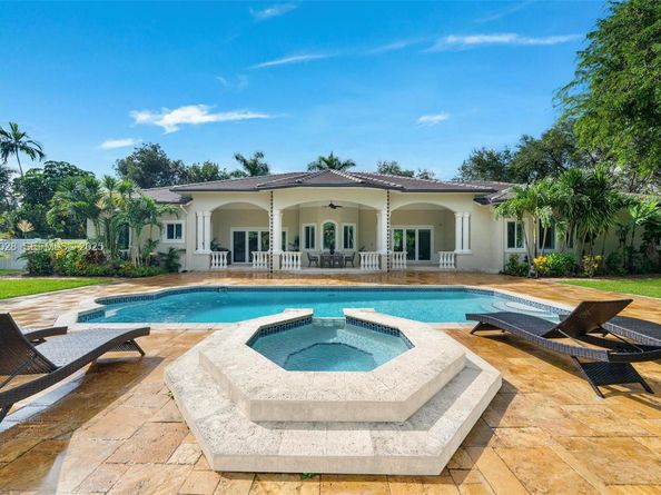 6890 SW 94th St, Pinecrest FL 33156