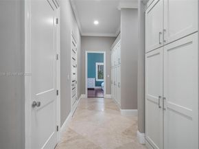 6890 SW 94th St, Pinecrest FL 33156