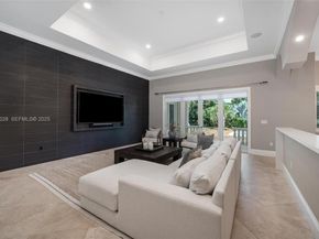 6890 SW 94th St, Pinecrest FL 33156