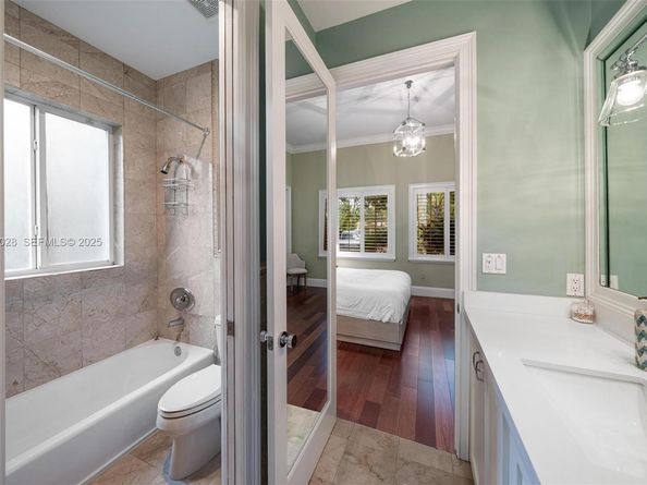 6890 SW 94th St, Pinecrest FL 33156