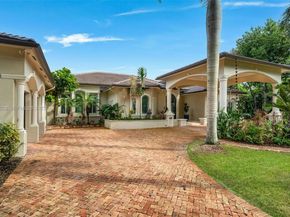 6890 SW 94th St, Pinecrest FL 33156