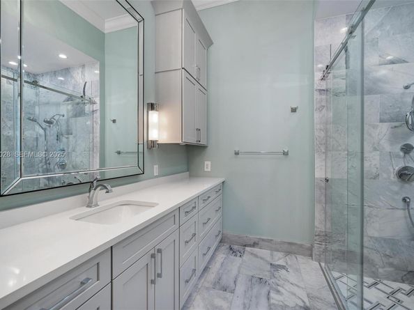 6890 SW 94th St, Pinecrest FL 33156