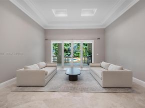 6890 SW 94th St, Pinecrest FL 33156