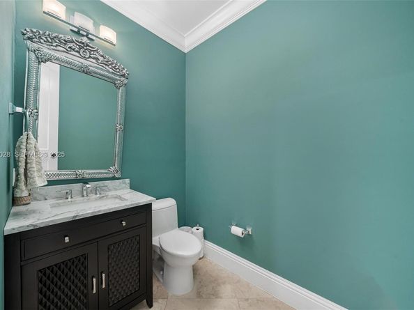 6890 SW 94th St, Pinecrest FL 33156